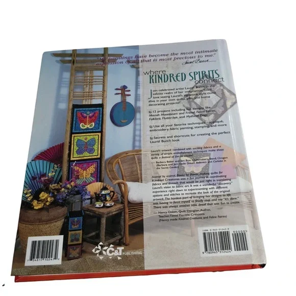 Laurel Burch Quilts Kindred Creatures 12 Projects Applique Embellishment Book - Picture 4 of 4